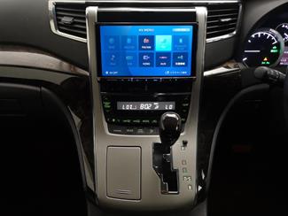 2013 Toyota Alphard - Thumbnail