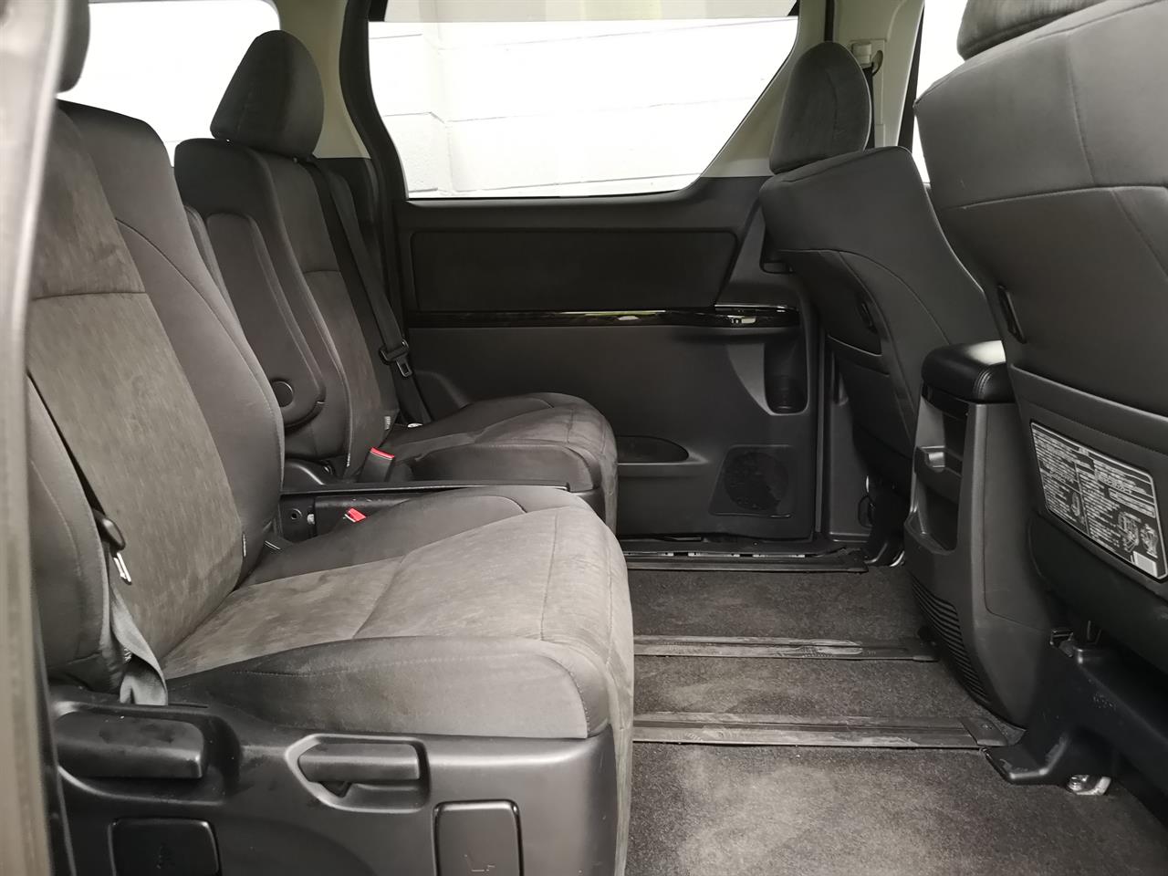 2013 Toyota Alphard