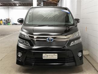 2013 Toyota Alphard - Thumbnail