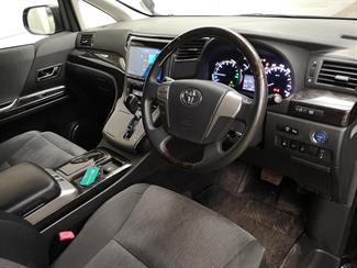 2013 Toyota Alphard - Thumbnail