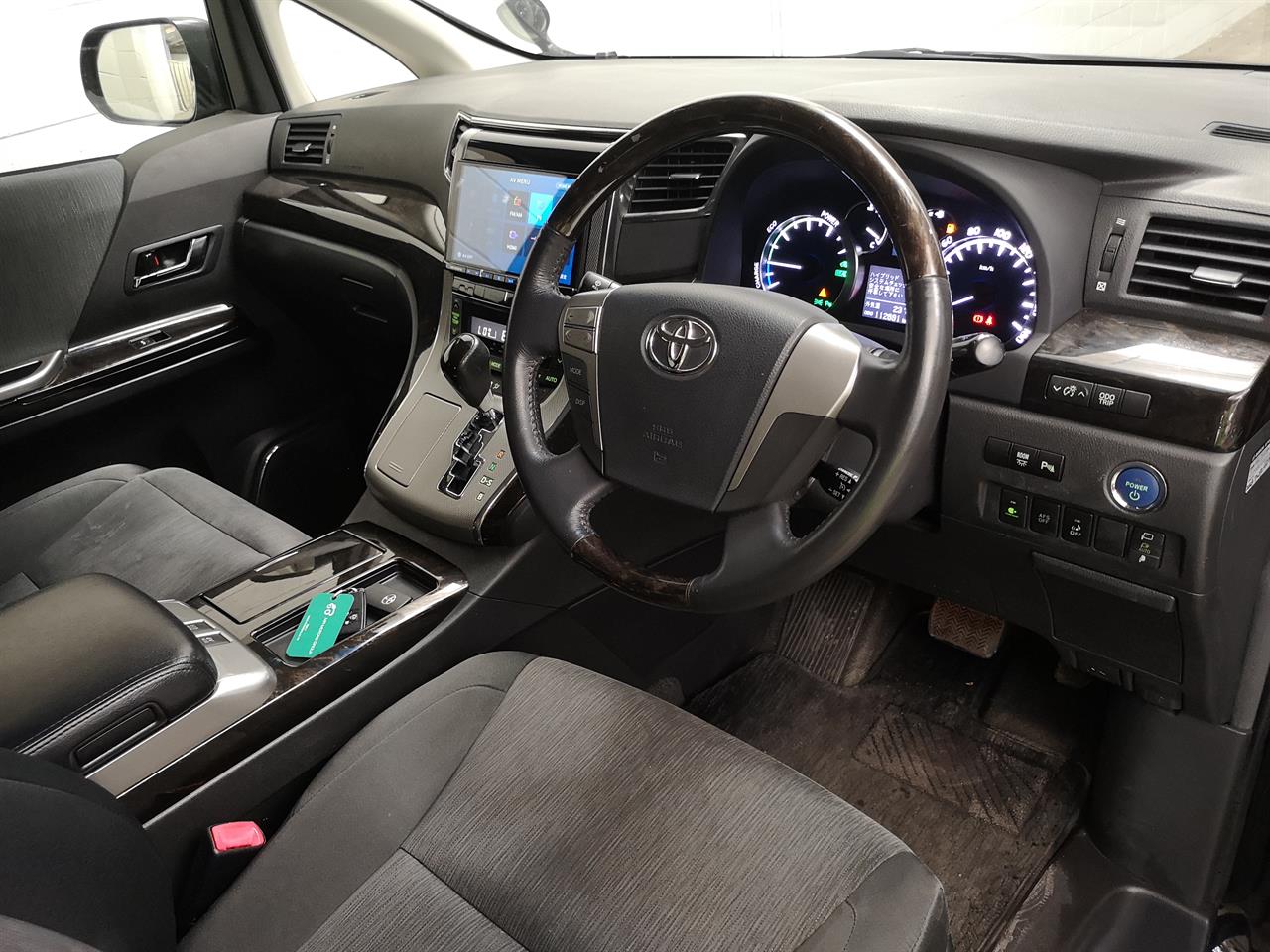 2013 Toyota Alphard