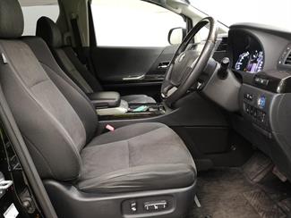 2013 Toyota Alphard - Thumbnail