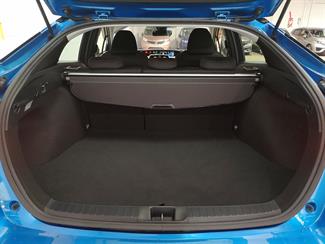 2020 Toyota Prius - Thumbnail