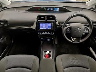 2020 Toyota Prius - Thumbnail