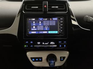2018 Toyota Prius - Thumbnail