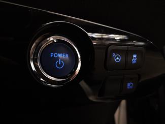 2018 Toyota Prius - Thumbnail