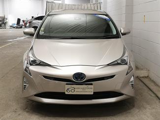 2018 Toyota Prius - Thumbnail