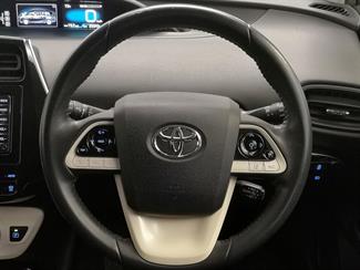 2018 Toyota Prius - Thumbnail