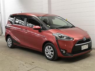 2016 Toyota Sienta - Thumbnail