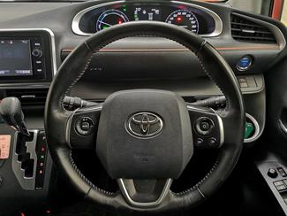 2016 Toyota Sienta - Thumbnail