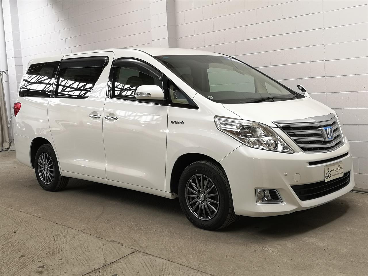 2013 Toyota Alphard