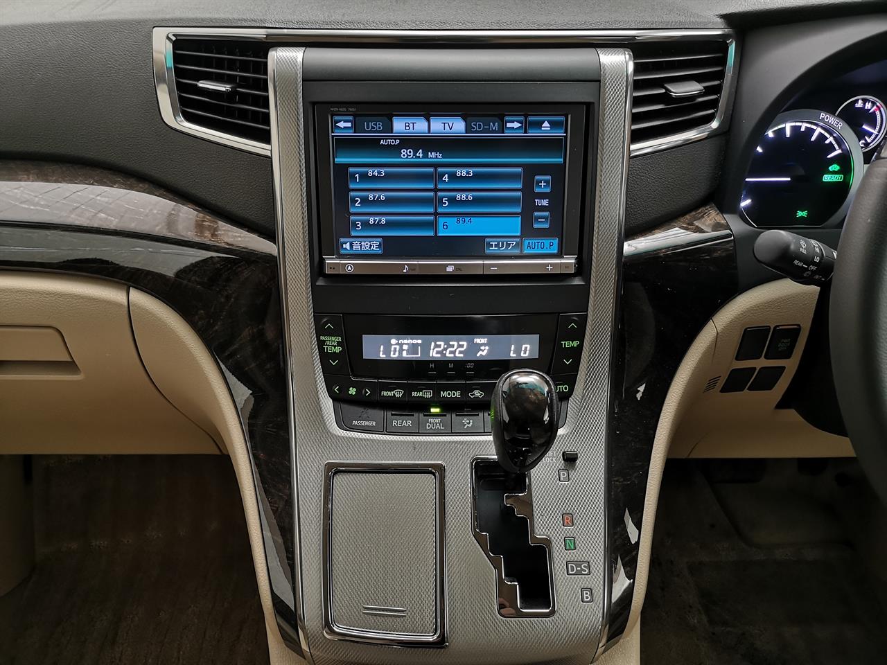 2013 Toyota Alphard