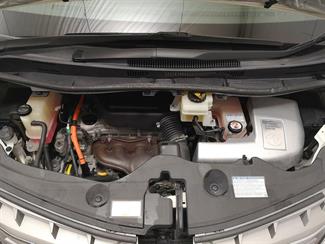 2013 Toyota Alphard - Thumbnail