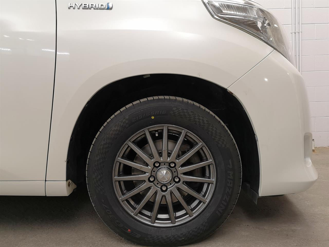 2013 Toyota Alphard