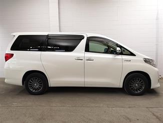 2013 Toyota Alphard - Thumbnail
