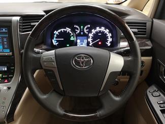 2013 Toyota Alphard - Thumbnail