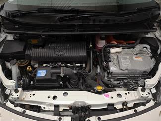 2016 Toyota Sienta - Thumbnail