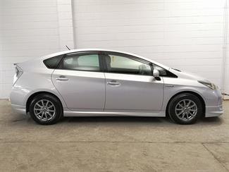 2013 Toyota Prius - Thumbnail