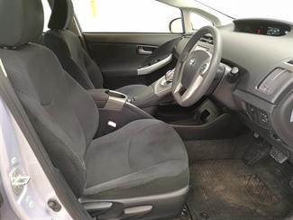2013 Toyota Prius - Thumbnail