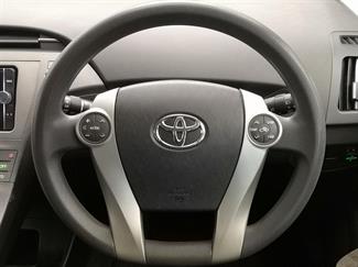 2013 Toyota Prius - Thumbnail
