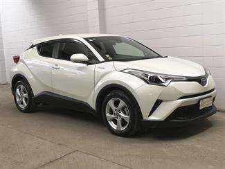 2017 Toyota C-HR - Thumbnail