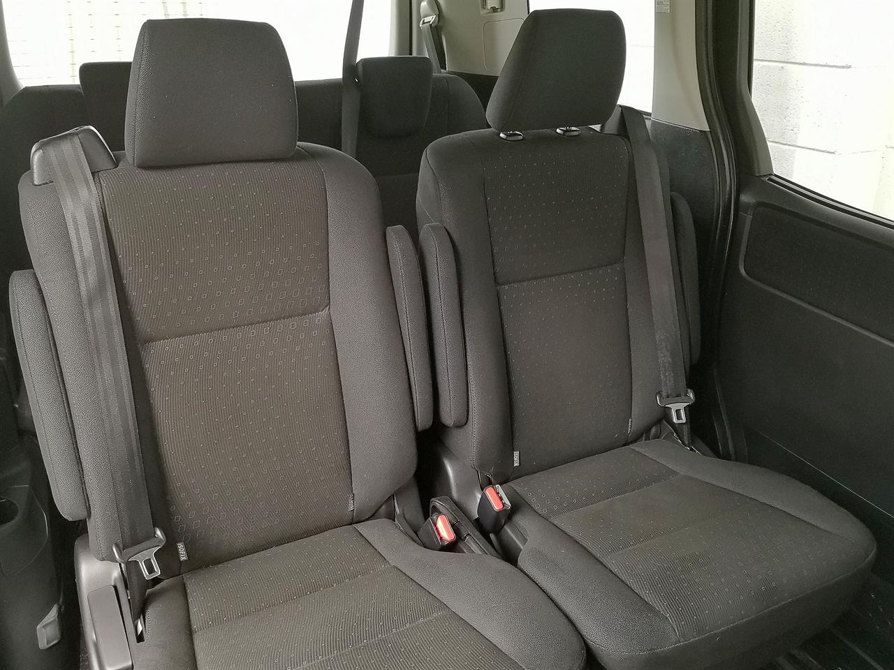 2014 Toyota Voxy