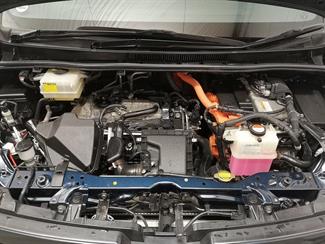 2014 Toyota Voxy - Thumbnail