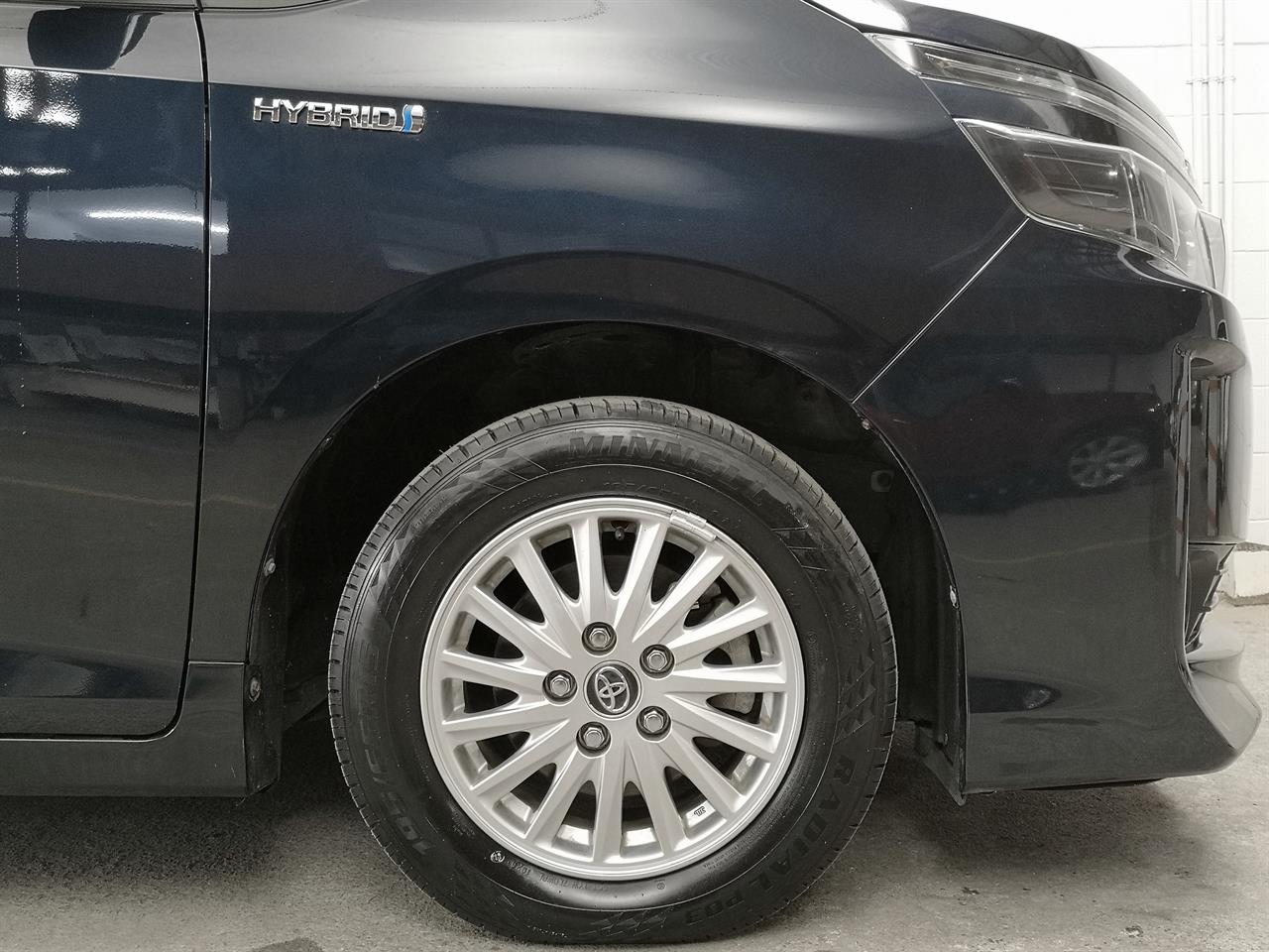 2014 Toyota Voxy