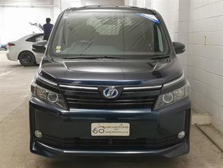 2014 Toyota Voxy - Thumbnail