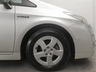 2012 Toyota Prius - Thumbnail