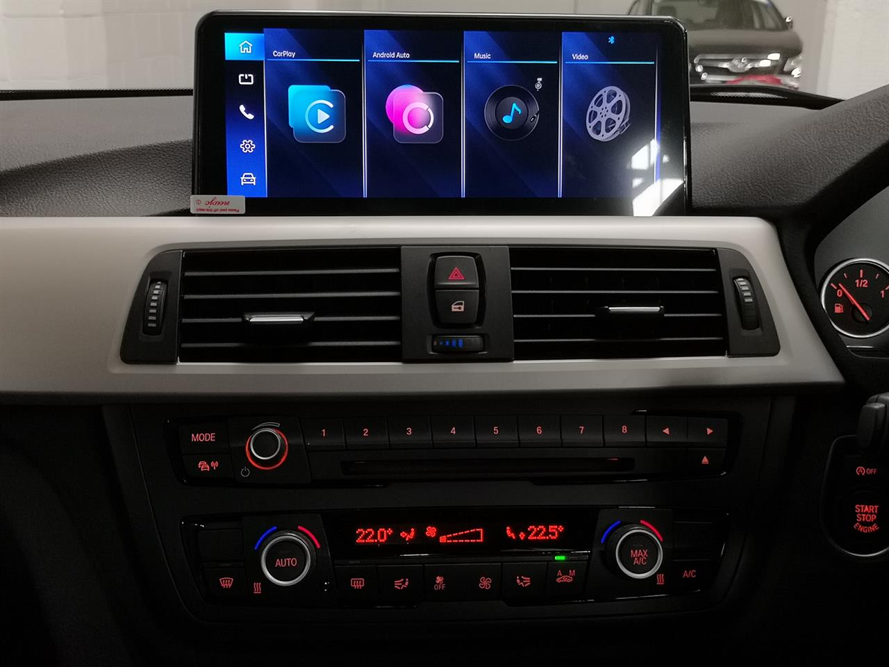 2015 BMW 320i