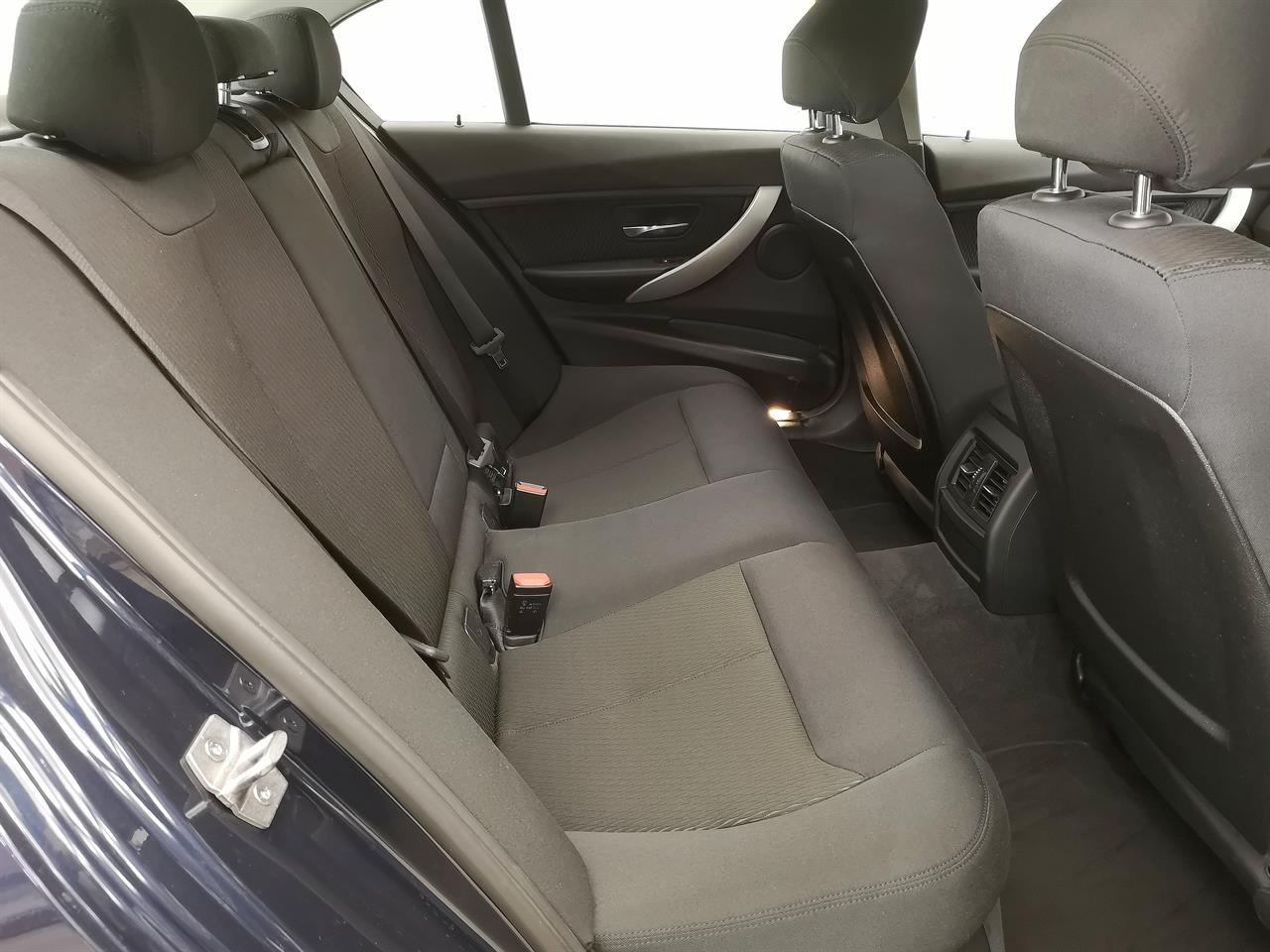 2015 BMW 320i