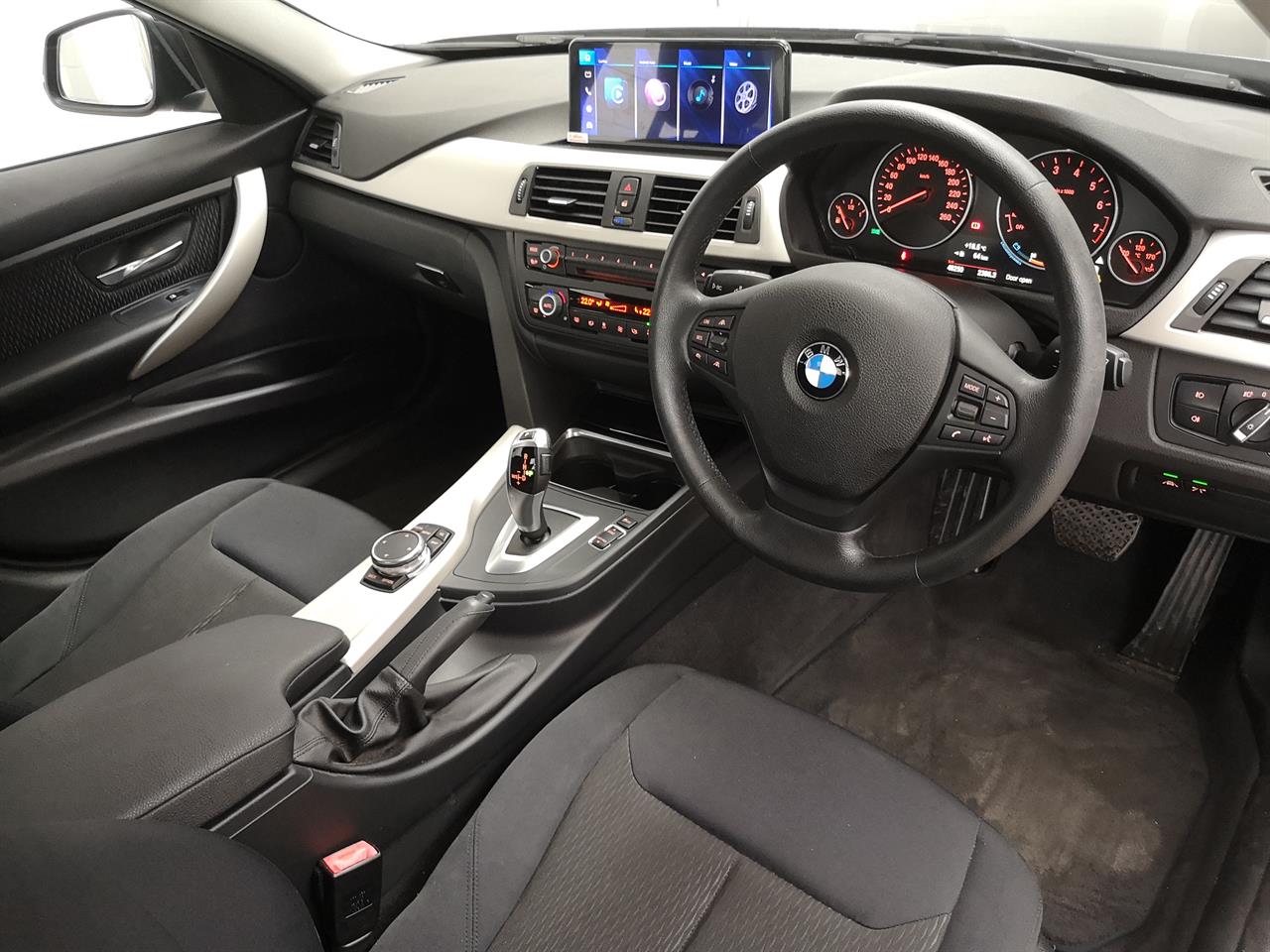2015 BMW 320i