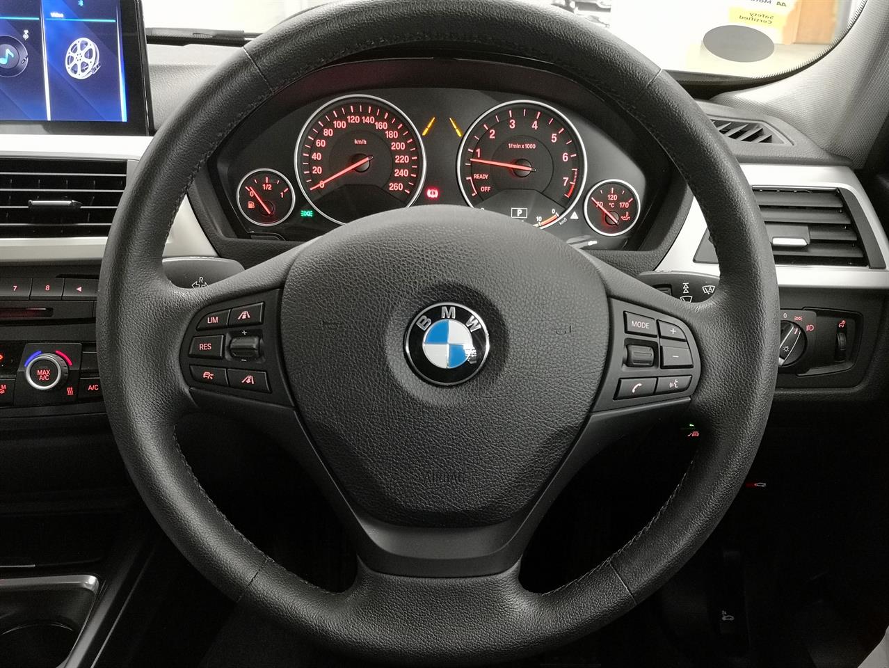 2015 BMW 320i