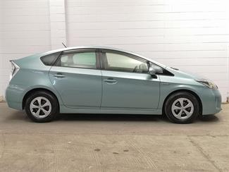 2013 Toyota Prius - Thumbnail