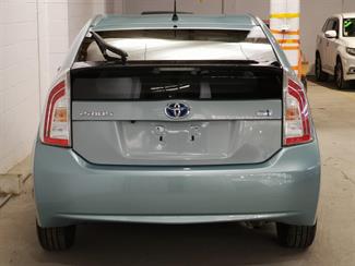 2013 Toyota Prius - Thumbnail