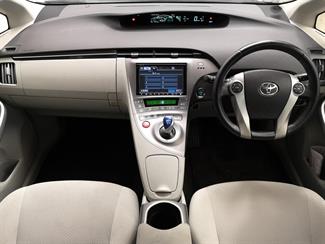 2013 Toyota Prius - Thumbnail