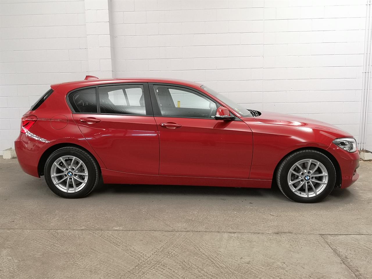 2017 BMW 118I