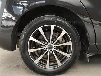 2015 Toyota Sienta - Thumbnail