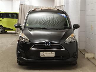 2015 Toyota Sienta - Thumbnail