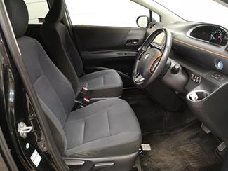 2015 Toyota Sienta - Thumbnail