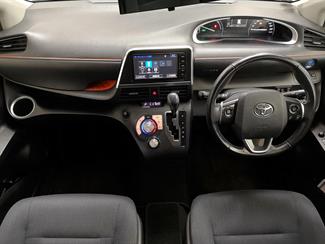 2015 Toyota Sienta - Thumbnail