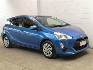 2015 Toyota Aqua - Thumbnail