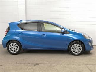 2015 Toyota Aqua - Thumbnail