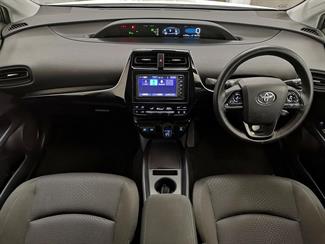 2020 Toyota Prius - Thumbnail