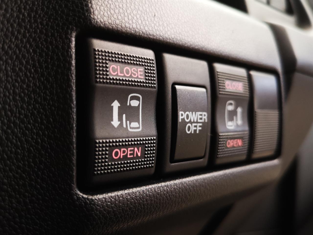 2014 Mazda Premacy