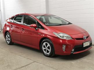 2013 Toyota Prius - Thumbnail