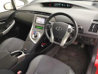 2013 Toyota Prius - Thumbnail