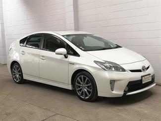 2015 Toyota Prius - Thumbnail