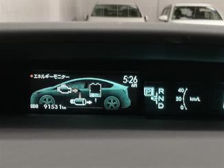 2015 Toyota Prius - Thumbnail